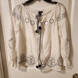 Chelsea Theodore Small cotton white shirt with black embroidery